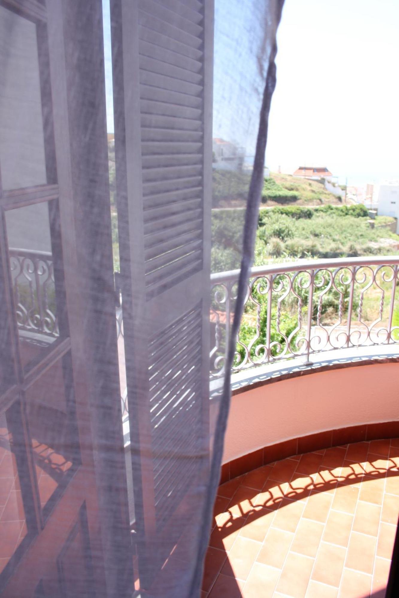 Ericeira Chill Hill Hostel & Private Rooms - Peach Garden Chambre photo