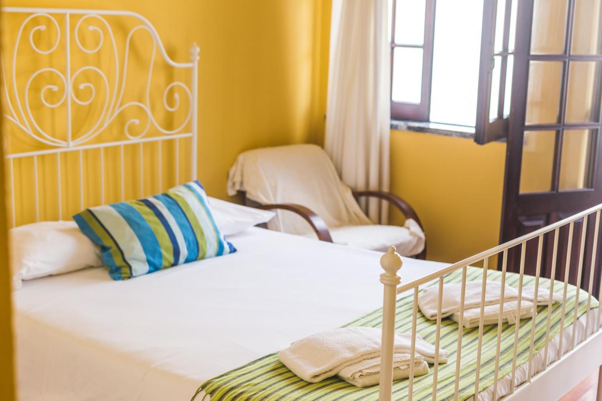 Ericeira Chill Hill Hostel & Private Rooms - Peach Garden Chambre photo